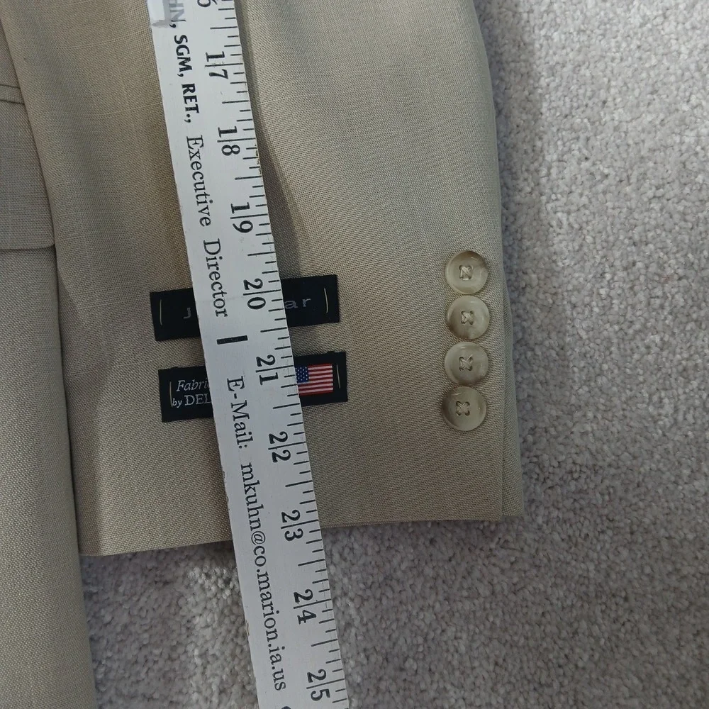 J. Ferrar Tan Suit 2 Piece Set 44S Jacket 2-button Ventless 44x32 Pants NWTS